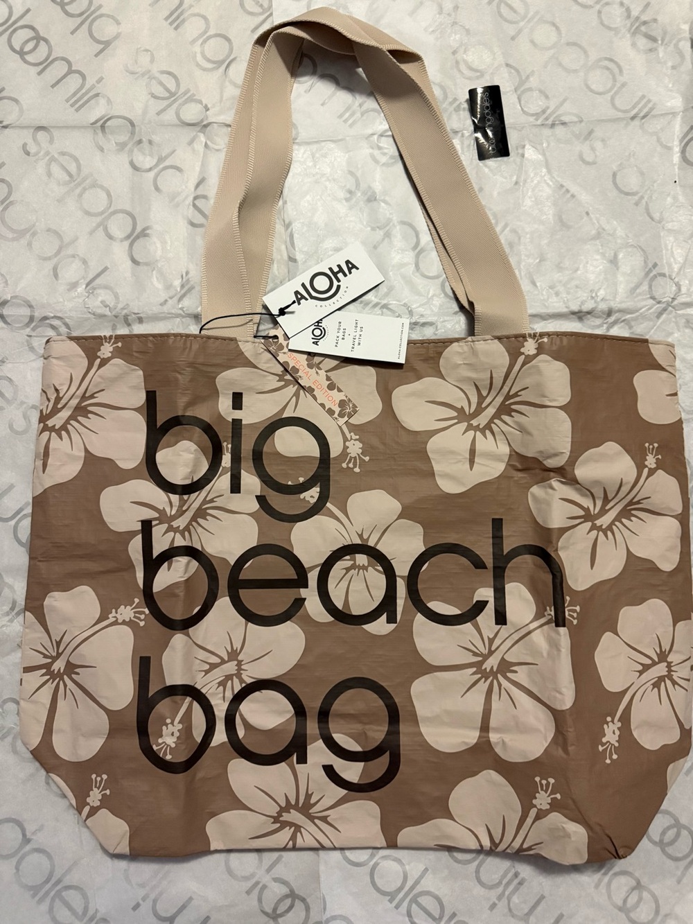 ALOHA Collection x Bloomingdale’s collab big Beach Bag - Beige Floral Tote